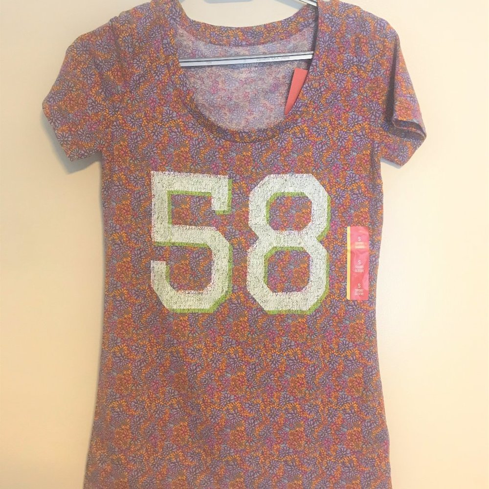 Cute feminine numbered t-shirt NWT